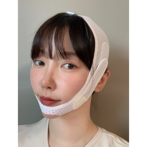 THE압구정언니 브이라인 리프팅밴드: 피부 탄력성 향상, 얼굴 형태와 윤곽 개선, 자극 없는 헤어라인 맞춤형 디자인, 편안한 착용감