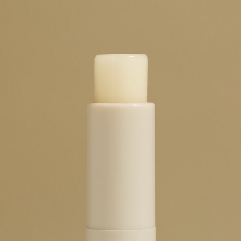 건강하고 탄력 있는 입술을 연출해주는 허스텔러 니어바이 립밤