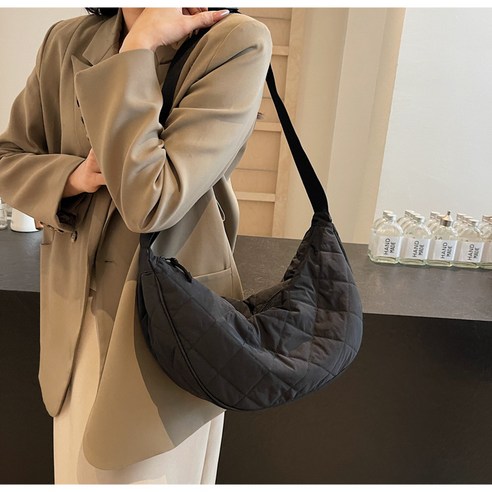 가볍고 스타일리시한 겨울 데일리백, 2만원의 행복