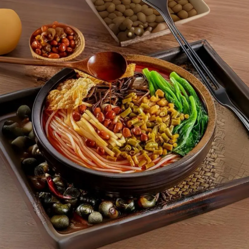 류주 뤄쓰펀: 잊을 수 없는 강렬한 풍미로 당신의 미각을 사로잡다