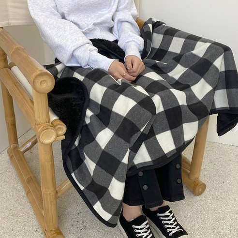 똑딱이 털 안감 극세사 따뜻한 차량용 차박 겨울 어깨 망토 무릎 숄 담요 bb4033