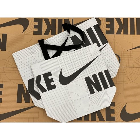 지속 가능한 아름다움, 나이키 리유저블 쇼핑백 에코백