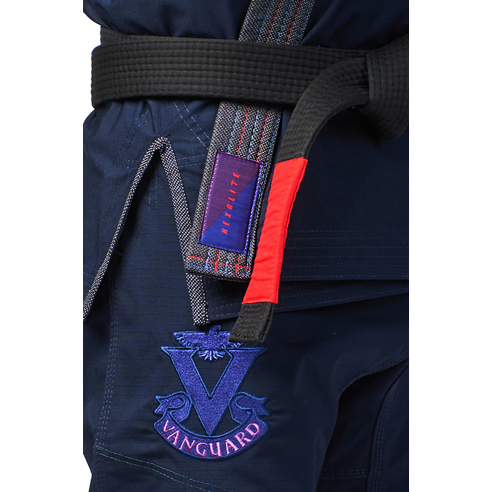 섬세한 기술을 위한 완벽한 파트너, 뱅가드 헥사라이트 네이비 주짓수 도복