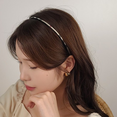 세련되고 다목적인 델리 클래식 체크패턴 헤어밴드