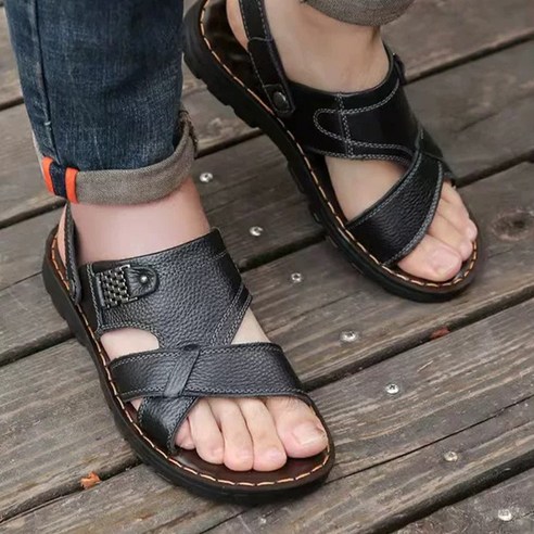 여름의 필수품, 보이앤맨 남자 샌들로 스타일리시한 편안함을 경험하세요.