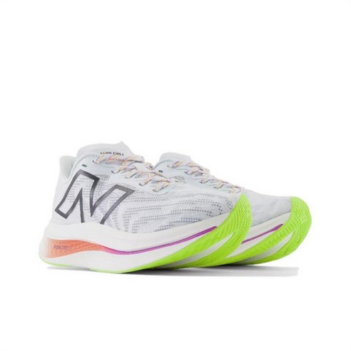 발끝까지 가벼운 자유, 뉴발란스 트레이너 V2