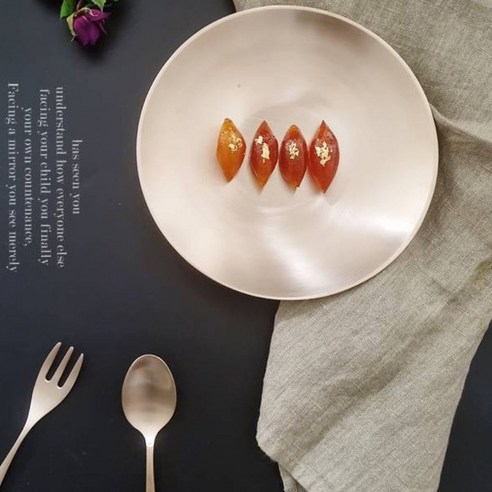 시간을 담은 빛, 우리놋 방짜유기 원형 접시 1호