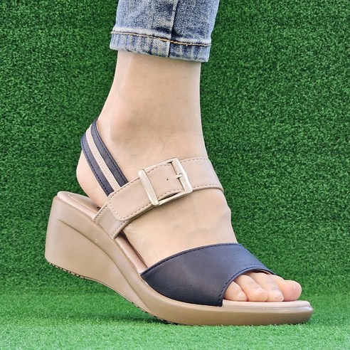 여름을 스타일리시하고 편안하게 즐기자: 국산 여성 편안 5cm 통굽 웨지힐 샌들