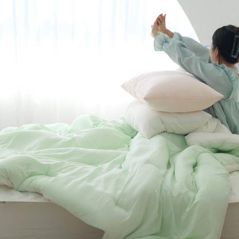 고급스러운 디자인과 부드러운 촉감으로 수면의 질을 높여주는 베이직톤 크레용 세미워싱 옥수수솜 사계절 이불