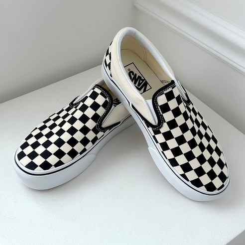 발 편하고 스타일까지 살려주는 반스 플랫폼 슬립온!