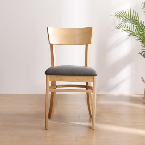 당신의 공간에 온기를 불어넣는 린백 LB21K 원목 식탁의자