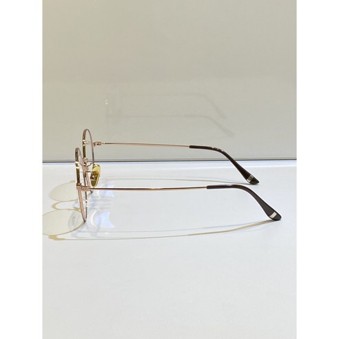 섬세한 아름다움이 깃든 백산안경 KM-5029 컬러 33, 당신의 눈빛에 특별함을 더하다