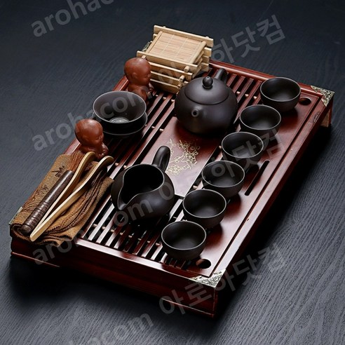 전통적인 일본 차문화를 고급스럽고 저렴하게 경험하세요.