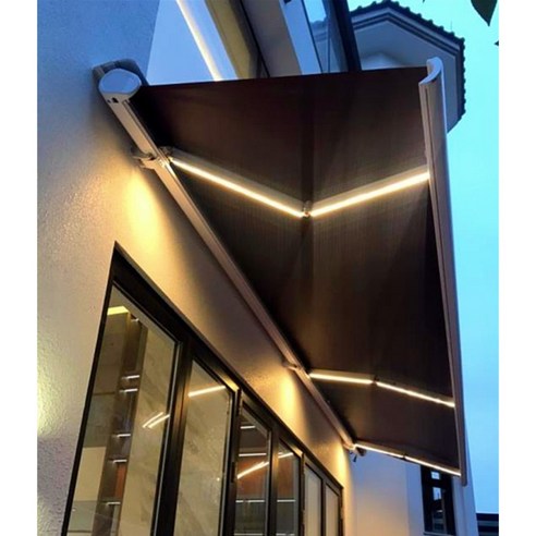 야외 공간의 혁신: 자동 어닝 LED 비가림막, 쾌적하고 매력적인 공간을 창조하세요!