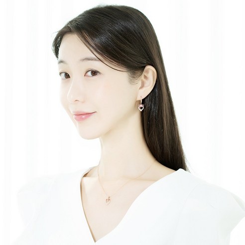 귀여운 디자인과 화려한 신주 큐빅테두리로 고급스러운 목걸이 귀걸이 세트
