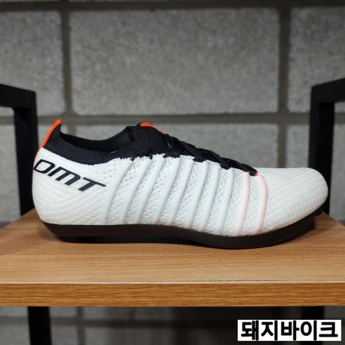 질주 본능을 깨우는 궁극의 선택, DMT KRSL 니트 클릿슈즈