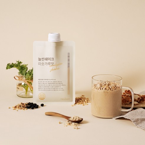 운동가, 다이어터, 건강 의식이 있는 개인을 위한 고단백, 저칼로리 단백질 쉐이크