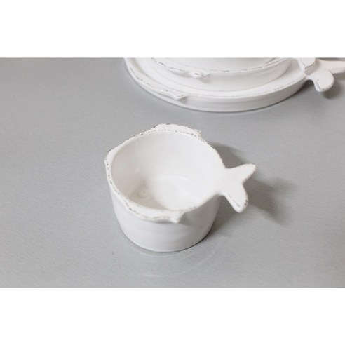 식탁에 예술을 더하는 이탈리아 카사 물고기 소스볼