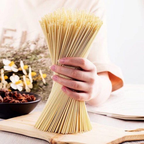 쫄깃함이 살아있는 소다수 반죽 르깐면으로 다채로운 면 요리를 즐겨보세요!