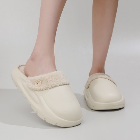 겨울철 편안함과 따뜻함을 위한 락키홈즈 털 슬리퍼