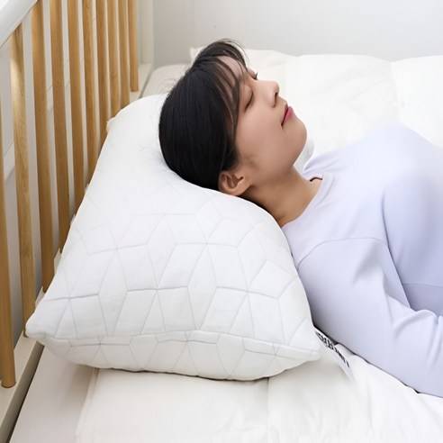 라인홀트 베개로 쿨하고 편안한 숙면을 경험하세요.