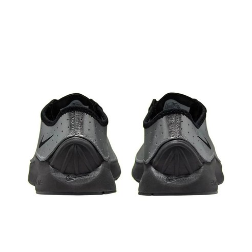 발걸음마다 자유를 선사하는 나이키 에어 슈퍼플라이 컴포트웨어