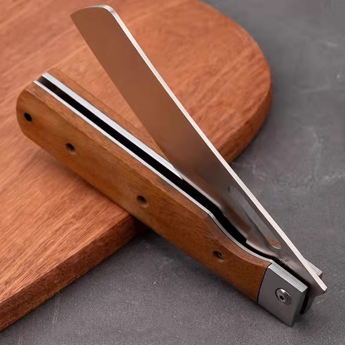 마운틴하이커 접이식 캠핑칼: 캠핑의 품격을 높이는 숨겨진 조력자