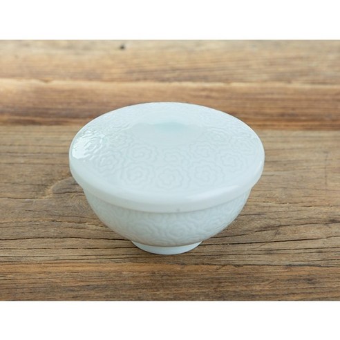 전통과 현대의 만남, 당신의 식탁을 품격 있게 장식하다