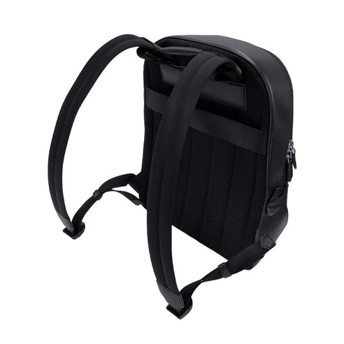 가볍게, 그러나 품격 있게: 몽블랑 사토리얼 스몰 백팩