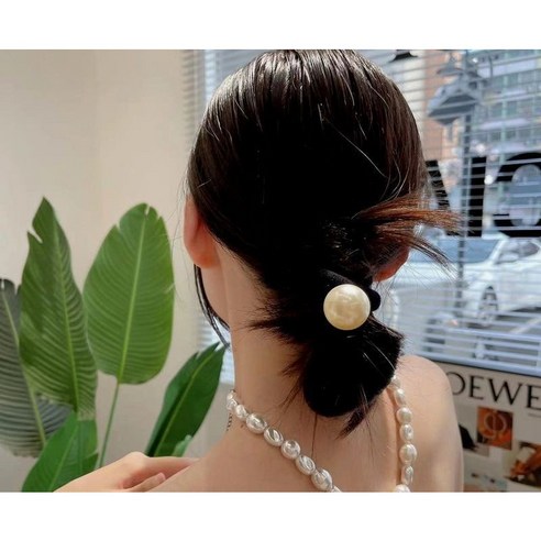 우아함과 실용성을 겸비한 왕 진주 방울 포인트 무매듭 헤어끈