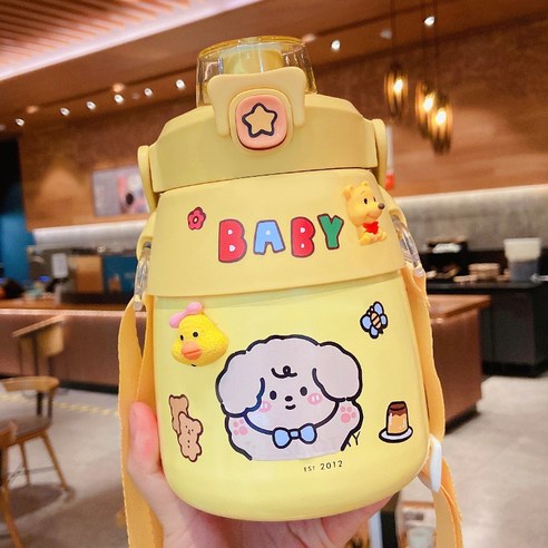 대배 보온컵 대용량 귀엽다 빨대 여사 고안치 물컵 900ml 휴대용, 노랑+랜덤 스티커+랜덤 액세서리