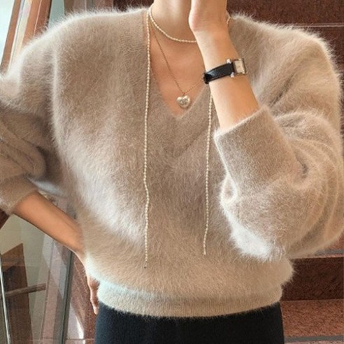 [인기ㅣ강추] 겨울의 따뜻한 포옹: 로우게이지 모피앙고라 브이넥니트 [최신ㅣ추천상품 입니다]