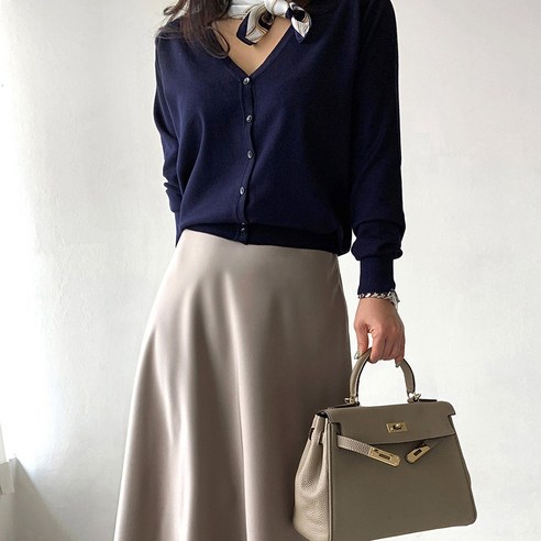 겨울철 따뜻함과 스타일을 동시에 갖춘 네모 여성용 팔레트 니트 가디건