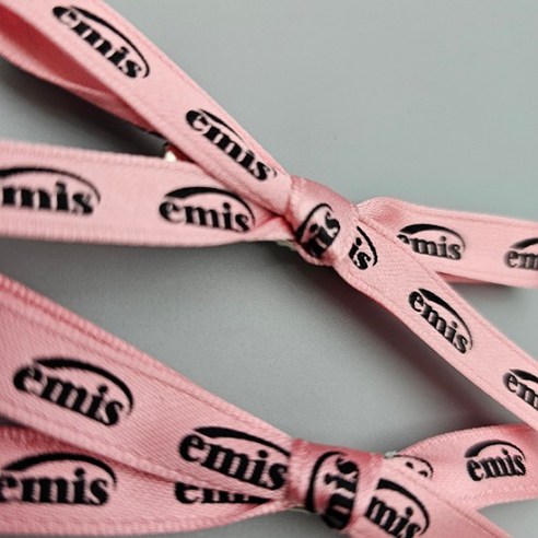 핑크빛 설렘을 더하는 이미스 리본 헤어 클립