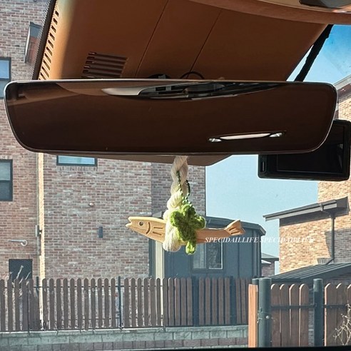 특별한일상 액막이 명태 룸미러형 새차선물 현관, 1개, 소나무 원목 [네잎클로버 포함]