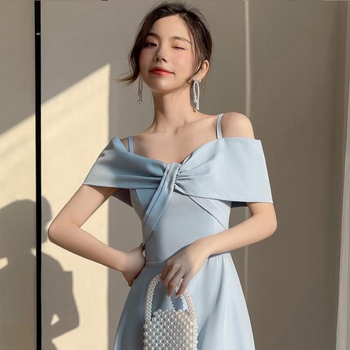 라이톰 블루이쉬 들러리 이브닝 드레스: 특별한 날을 위한 우아함과 편안함