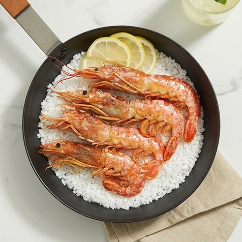 자연산 홍새우의 싱싱한 맛과 건강한 영양소로 식탁을 풍성하게 꾸미세요.