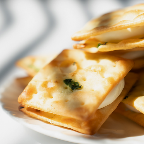 입안 가득 행복을 선사하는 라뜰리에 루터스의 수제 누가크래커