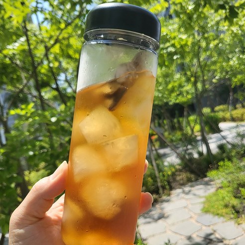 자연의 건강함을 그대로 담은 황토밭 작두콩차로 건강한 티타임을 즐기세요.