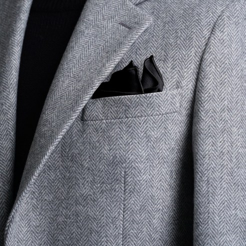 고품질, 세련, 다양성을 갖춘 비시크 메일즈의 헤링본 울 블레이저