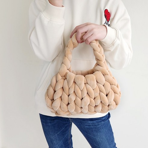 창의력을 발휘하는 벨벳 뜨개질