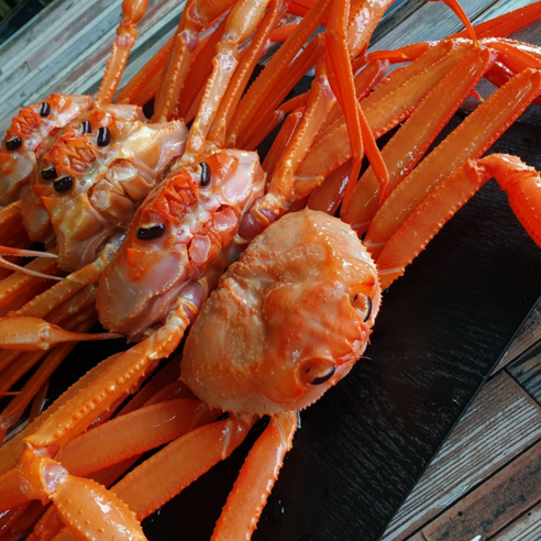 겨울, 붉은 홍게와 함께 따뜻한 식탁을