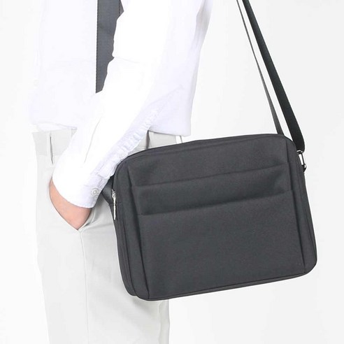 가볍게 떠나는 자유, 대니온 방수 쿠션 크로스백과 함께! 남자크로스백g