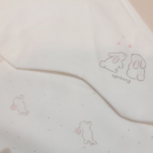 사랑스러운 토끼 후드 속싸개로 우리 아기에게 포근함을 선물하세요.