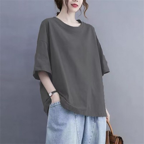 편안하고 스타일리시한 여름 데일리 룩의 완성