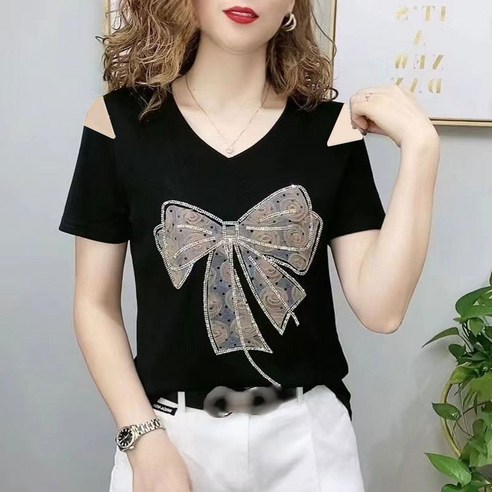 여름철 스타일리시한 빅사이즈: 브이넥 어깨트임 티셔츠