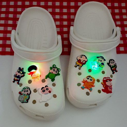 스타일과 편안함을 모두 갖춘 LED 슬리퍼