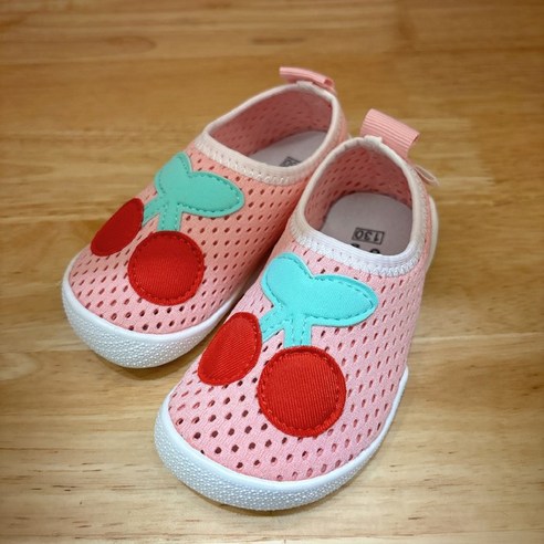 아기의 안전과 편안함을 위한 완벽한 여름 물놀이 필수템