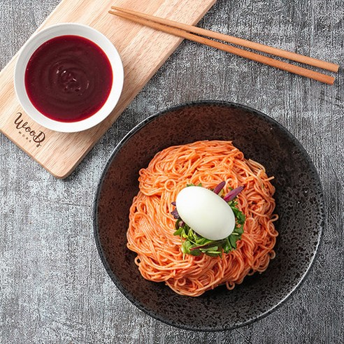 새콤달콤하고 매콤한 여름 국수 반찬을 위한 필수 아이템