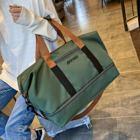 가벼움과 실용성을 겸비한 여행의 동반자, 셀루앙드 나일론 방수 더플백